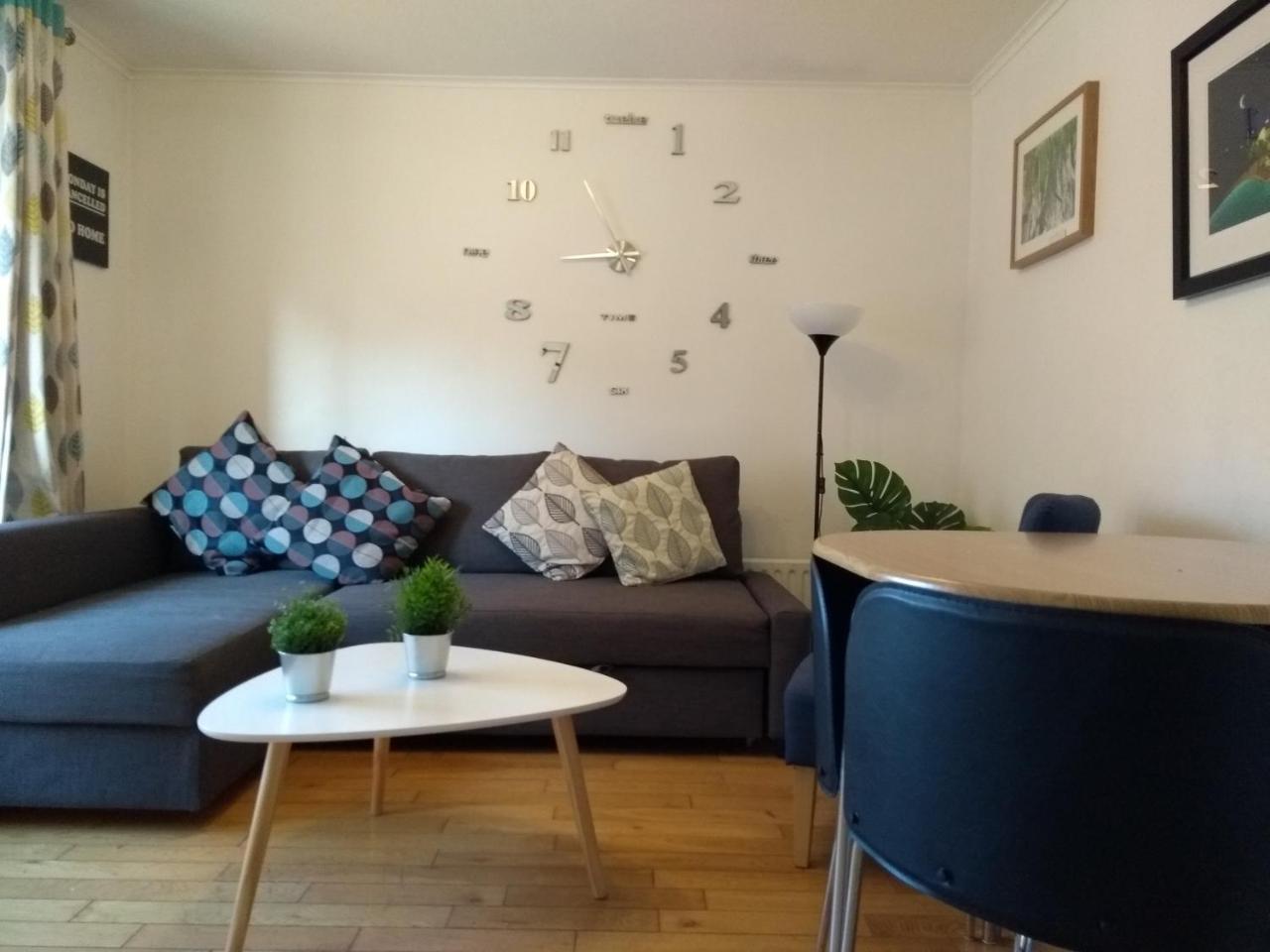 Very Central Location- Free Parking - 2 Bedrooms เบลฟาสต์ ภายนอก รูปภาพ