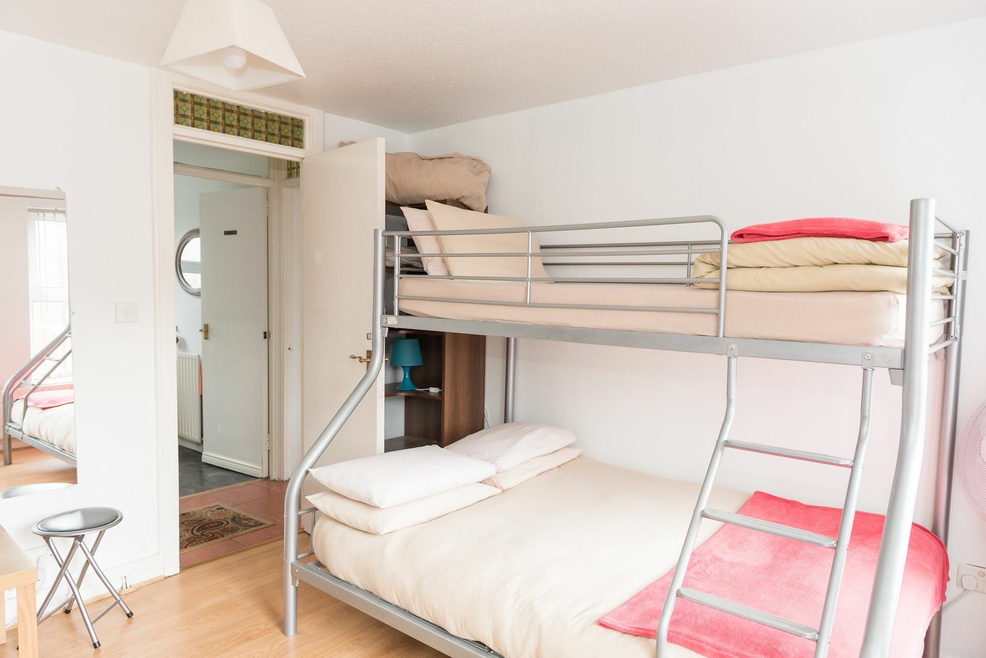 Very Central Location- Free Parking - 2 Bedrooms เบลฟาสต์ ภายนอก รูปภาพ